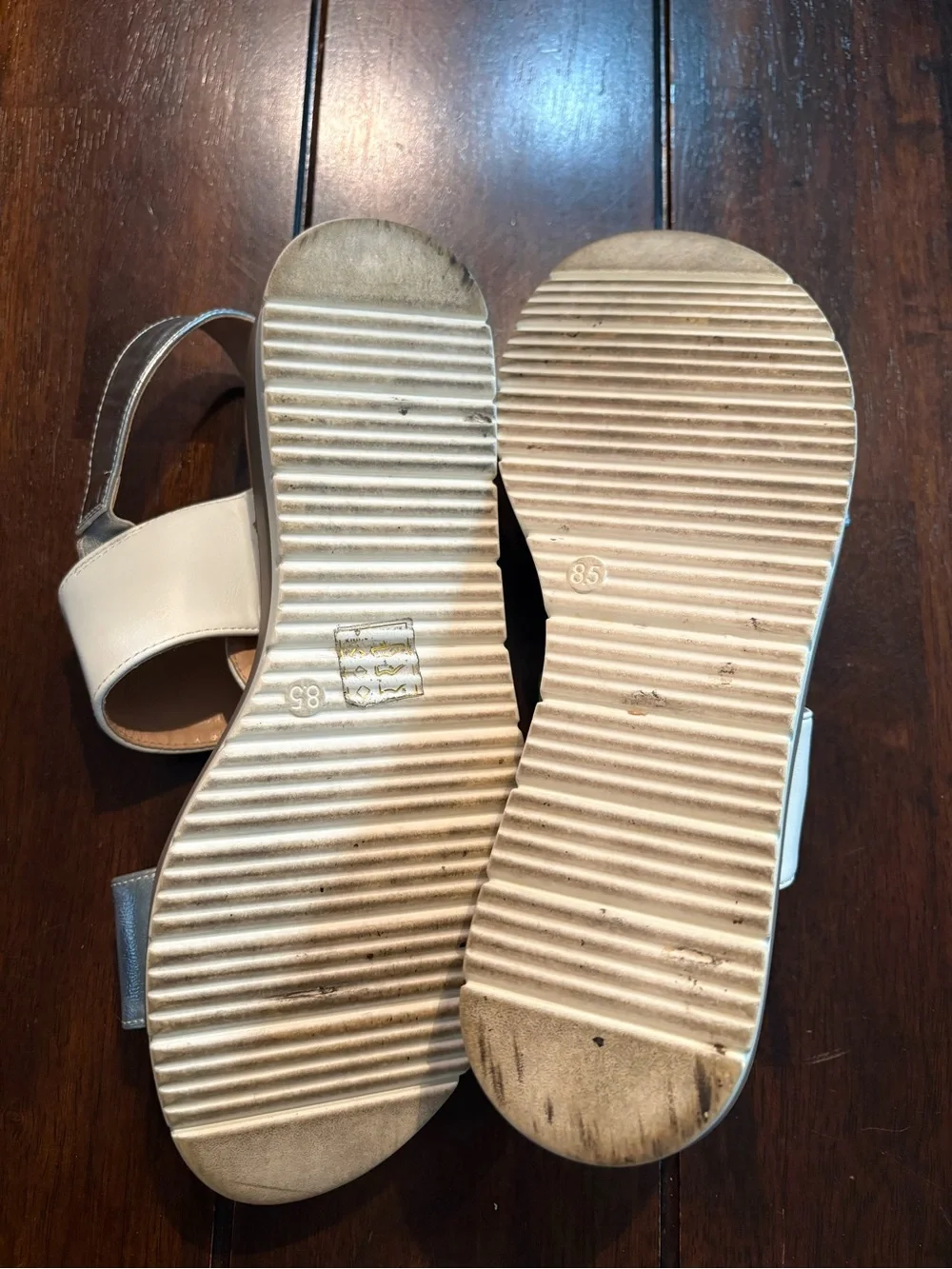 Dream Pairs Silver Metallic and White Platform Slingback Sandals Size 8.5